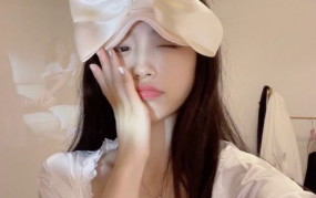 女性ins照片,展现独特魅力与时尚风采的视觉盛宴”